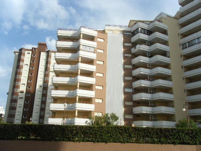 Apartamentos Marblau Varios 1, 2 Y 3 Dormitorios - Julio Y Agosto Solo Familias Playa de Gandia Ngoại thất bức ảnh